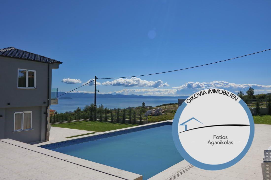 Eckeinheit, Villa zum Verkauf mit fantastischem Leben im Freien (privater Pool)