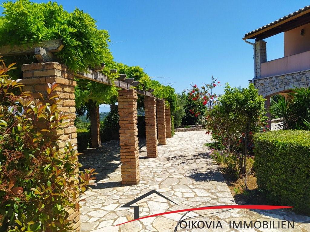 Villa in Agios Ioannis, Corfu, auf einem fantastischen Hügel mit uneingeschränkter Aussicht – 340 qm